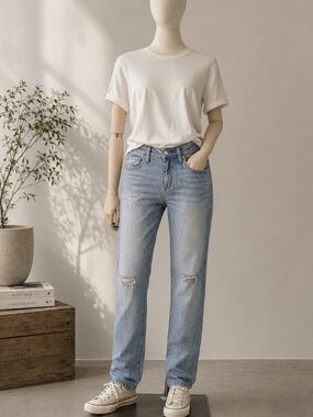 Pilcro Slim Boyfriend Jeans Size 27 Light Wash Distressed